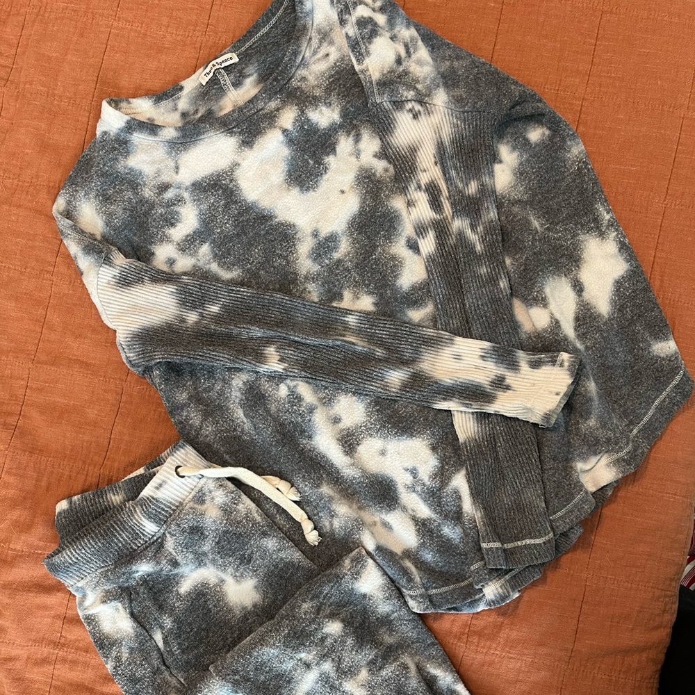 Blue and white matching sweat set